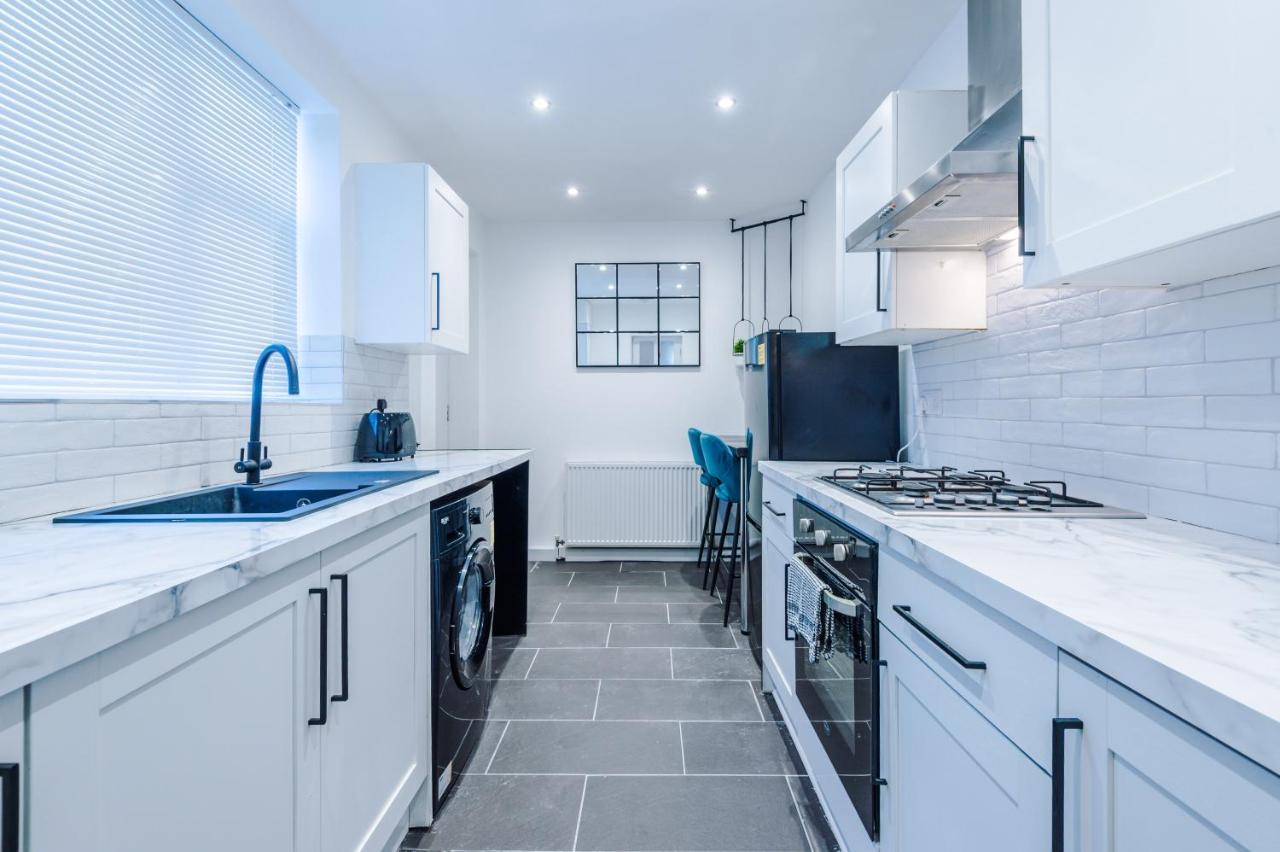 3 Bedroom House Manchester Hosted By Mcr Dens Exterior foto