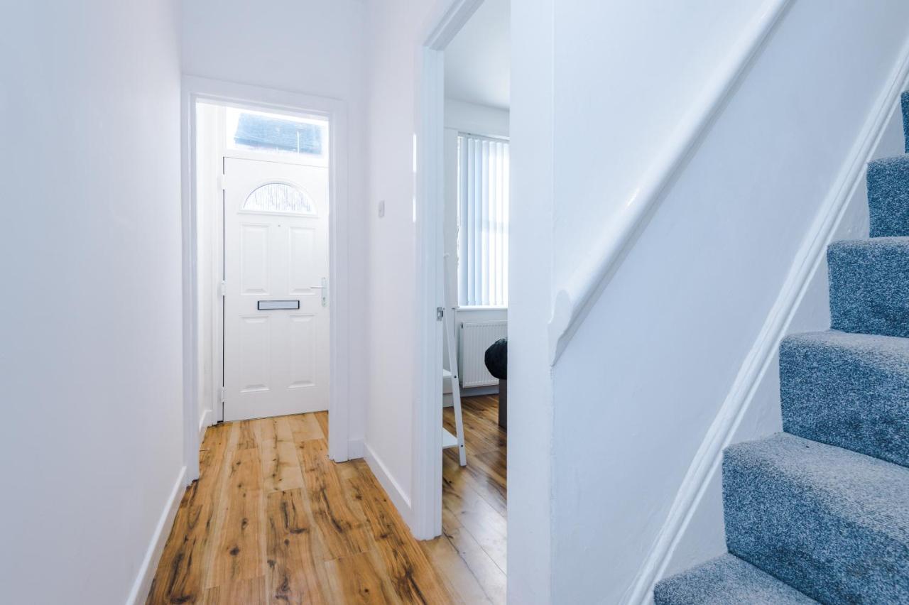 3 Bedroom House Manchester Hosted By Mcr Dens Exterior foto