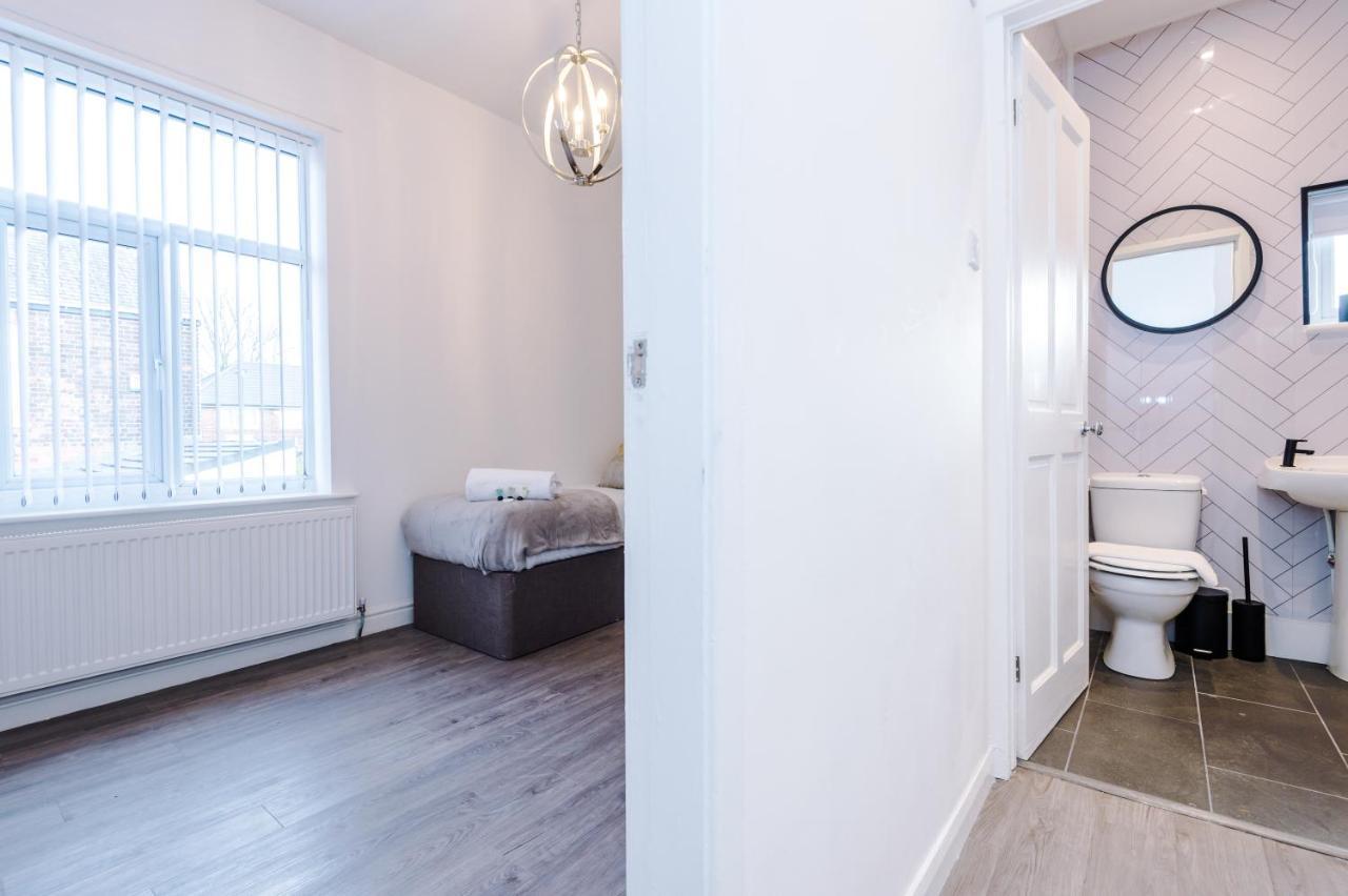 3 Bedroom House Manchester Hosted By Mcr Dens Exterior foto